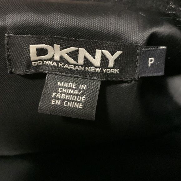 Donna Karan New York Black Wool Coat with Faux Fur size estimate 4-6- Like New - Picture 16 of 16